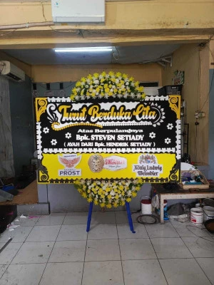 Papan Bunga di Karas Sedan